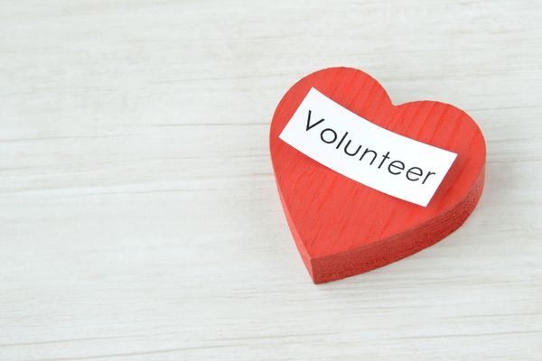 Submit a Nomination for Canada’s Volunteer Awards!