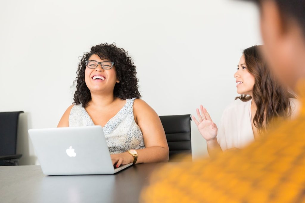 Photo Women networking