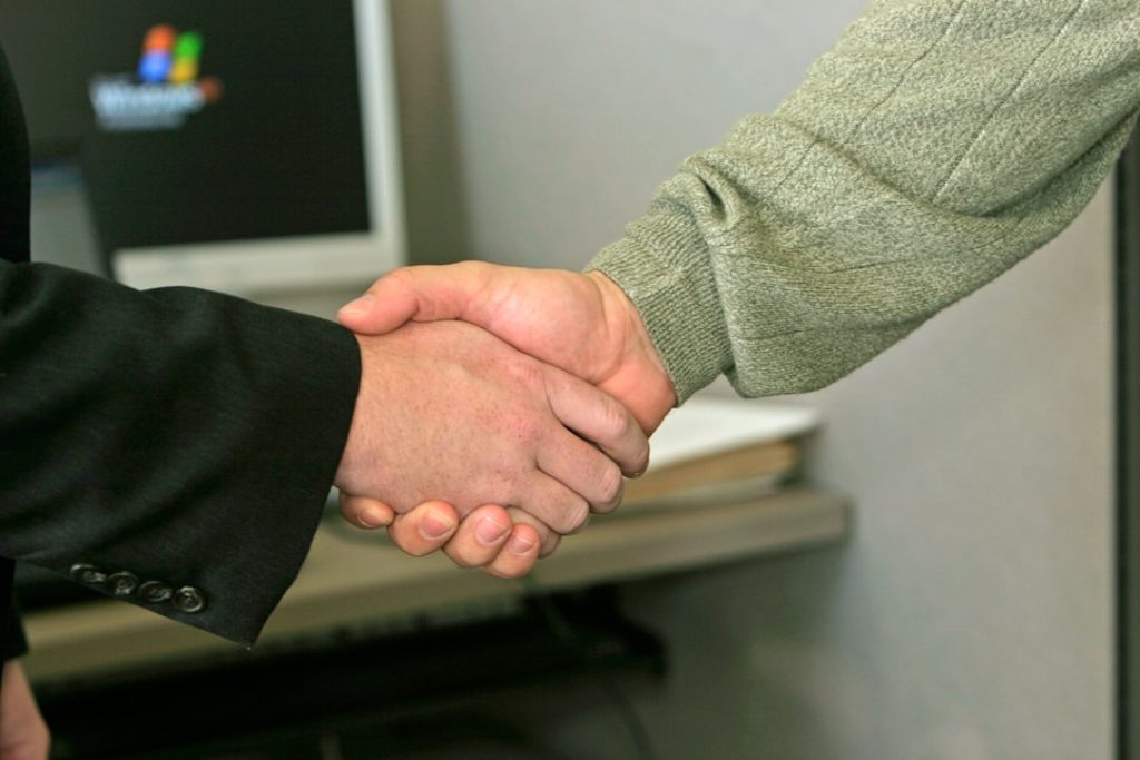 Photo Trustworthy handshake