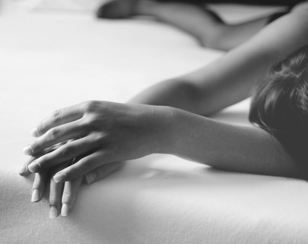 Photo Hands clasped