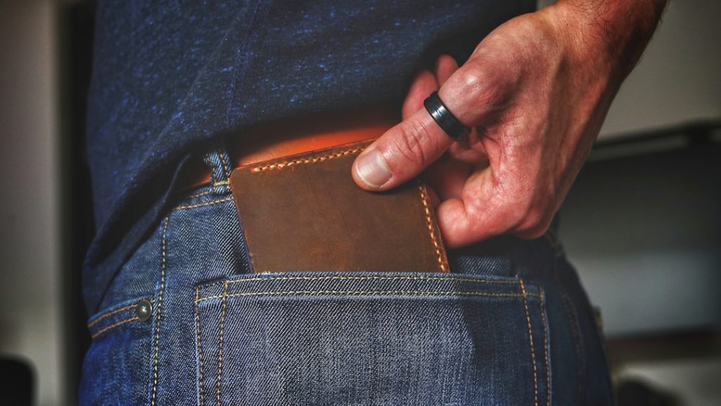 Photo Empty pockets